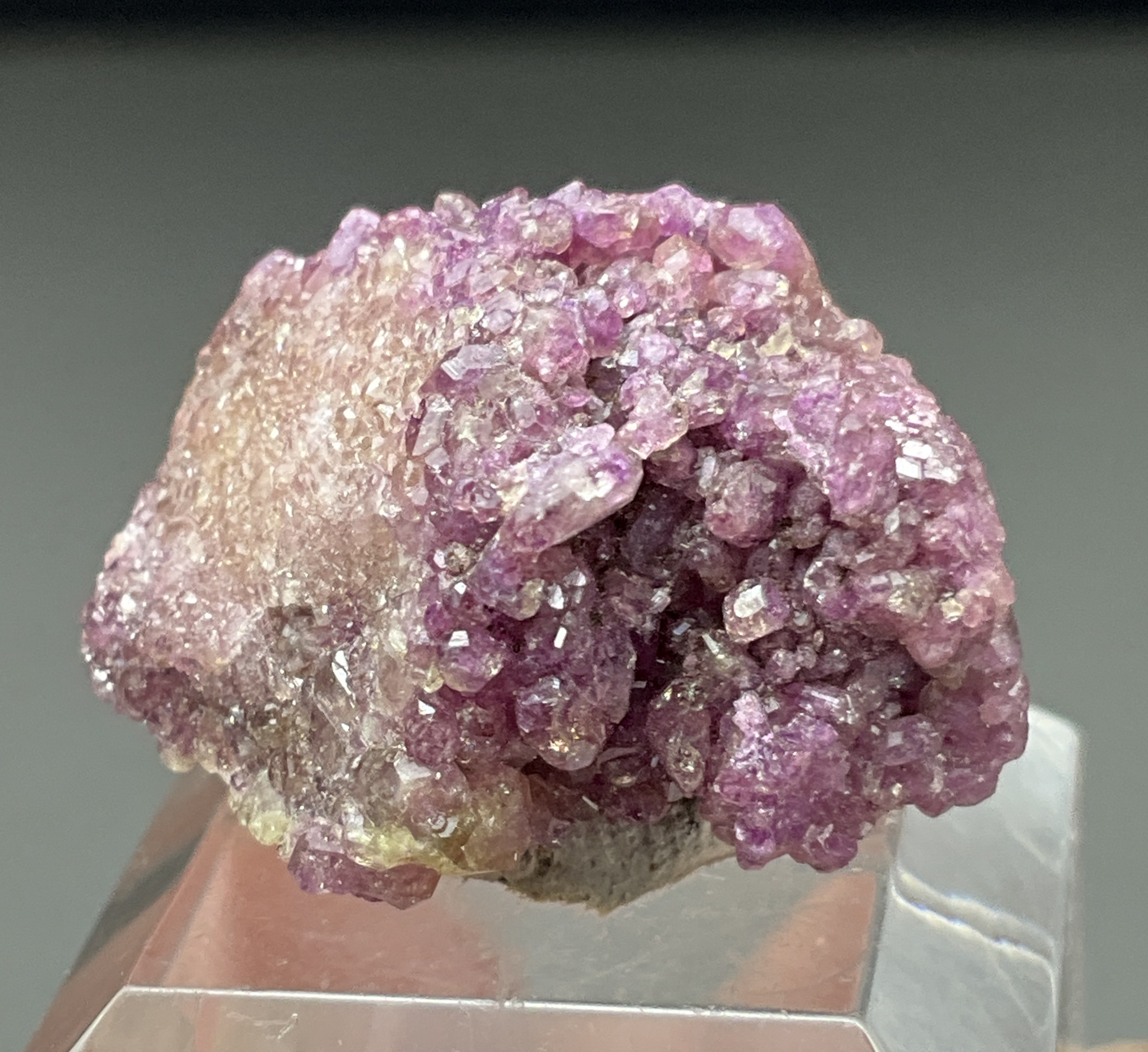 Manganoan Vesuvianite